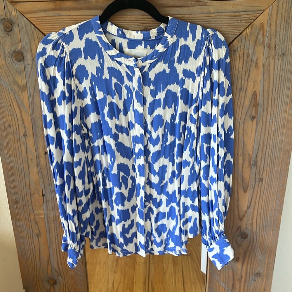Blouse European style, size 38 / M. Brand new